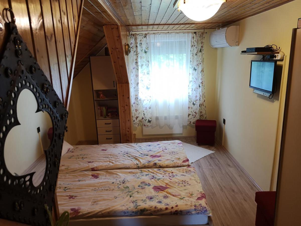 Hotel Szabo Vendeghaz Siklós Exteriér fotografie